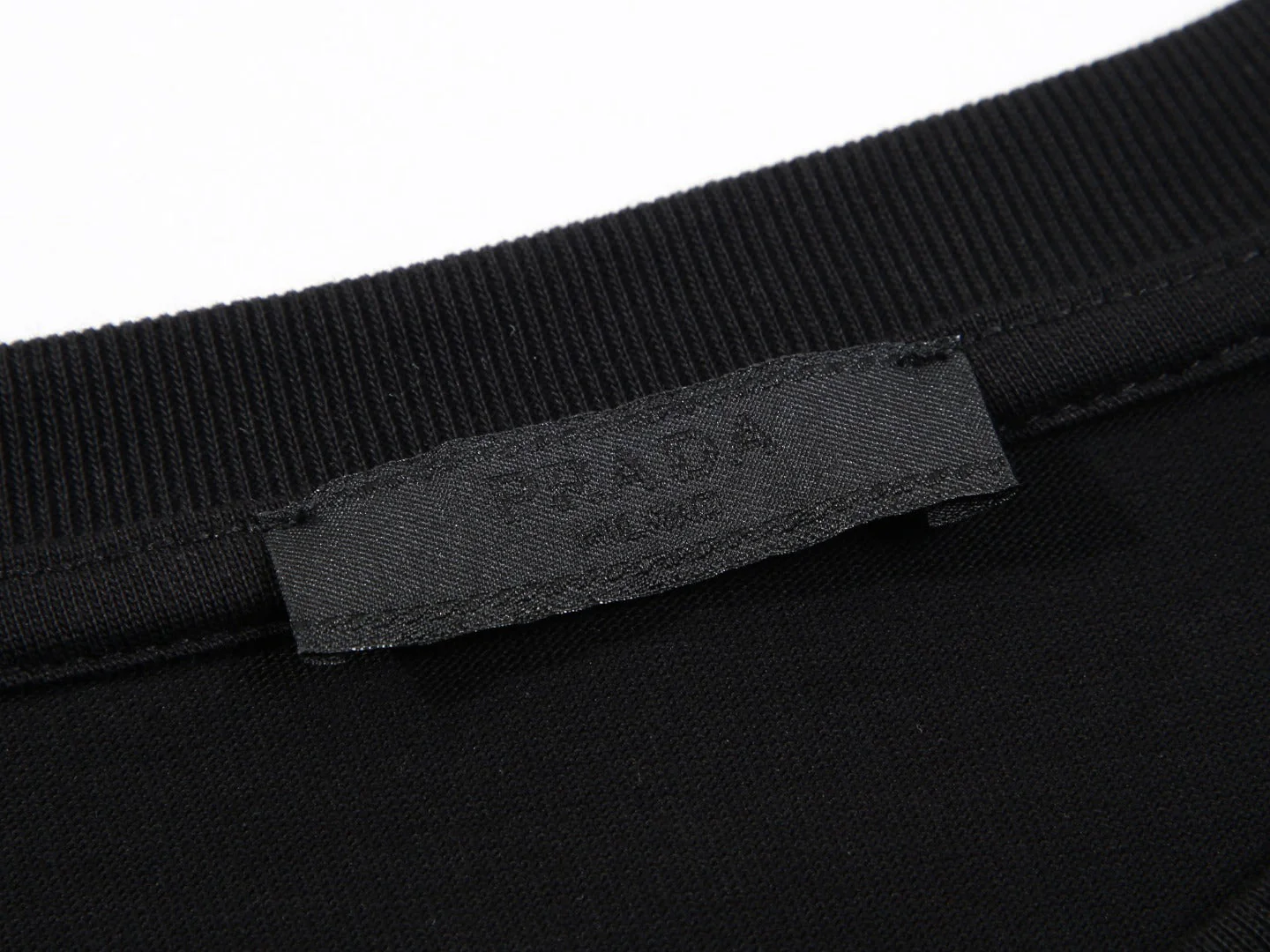 zip pocket cotton t shirt zip pocket cotton t shirt