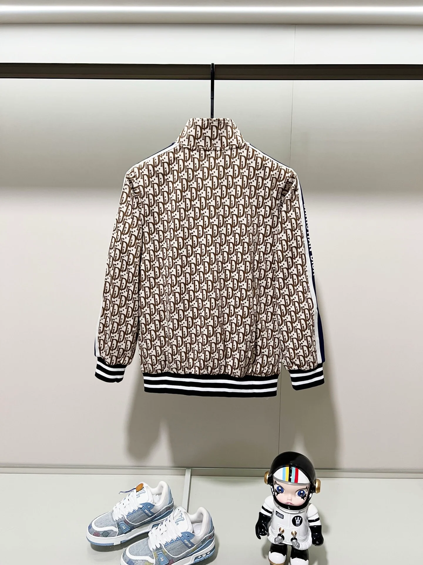 letter 1 color fashion coat 091810 letter 1 color fashion coat 091810